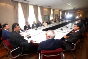 Foto 13_Gilson Teixeira Teixeira_02-05-2016- Termo de Compromisso com FNDE para aquisão de ônibus escolar