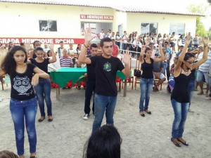 Em Tutóia, estudantes realizaram apresentações culturais durante entrega da Unidade Integrada Henrique Rocha