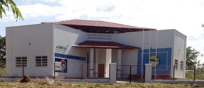 Escola Digna