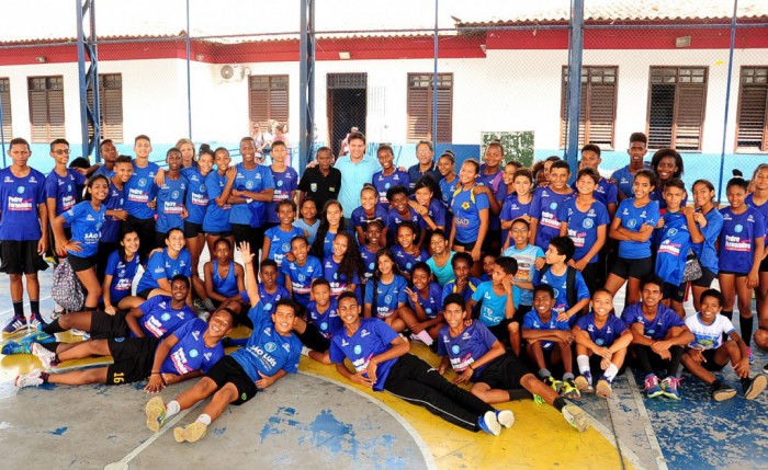Foto 3_Lauro Vasconcelos_Seduc_12082016 - Em clima de olimpíada Escola Barbosa de Godóis homenageia jogadora maranhense da seleção brasileira juvenil de handebol Gilvana Nogueira