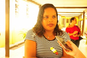 Foto 4_Josiane Mendes de Jesus fala da expectativa para iniciar o trabalho como merendeira nas escolas da Rede Estadual