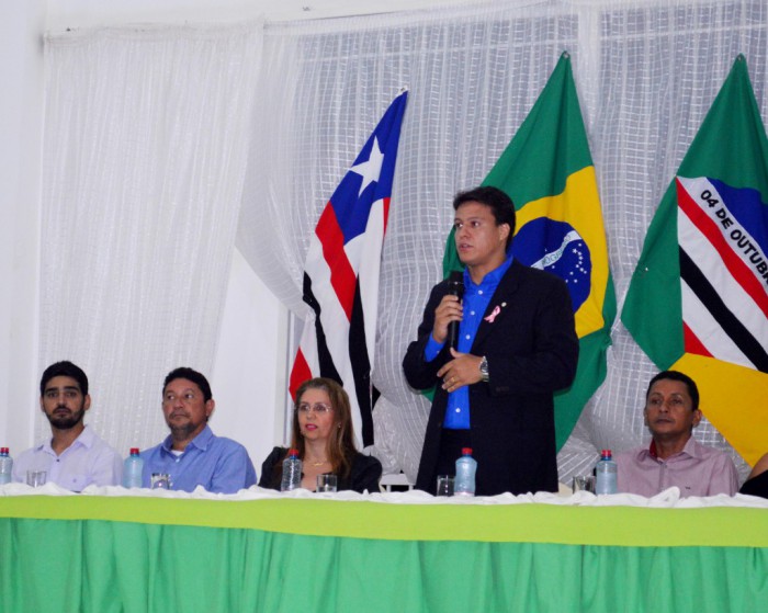 Foto 1_Divulgação_Seduc_20102016 - Secretário Felipe Camarão ministra palestra sobre Reforma do Ensino Médio durante abertura da Semana Nacional de Ciência e Tecnologia