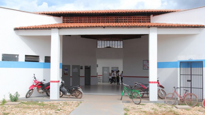 00867_c.e_amaral_raposo_2_1850773843006768585