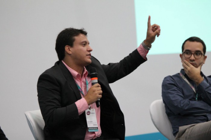 00891_foto_1_seduc_felipe_camarao_participa_de_mesa_de_discussao_sobre_novo_ensino_medio_em_evento_em_sao_paulo_2305606138964482560