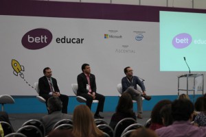 00891_foto_2_seduc_felipe_camarao_participa_de_mesa_de_discussao_sobre_novo_ensino_medio_em_evento_em_sao_paulo_5550121702473690291