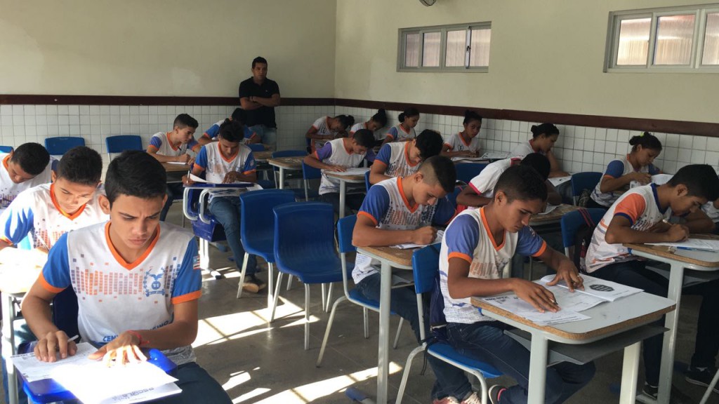 Estudantes do C.E. São José, em São Mateus Fazem provas no 1º dia do 2º Simuladão Mais Ideb