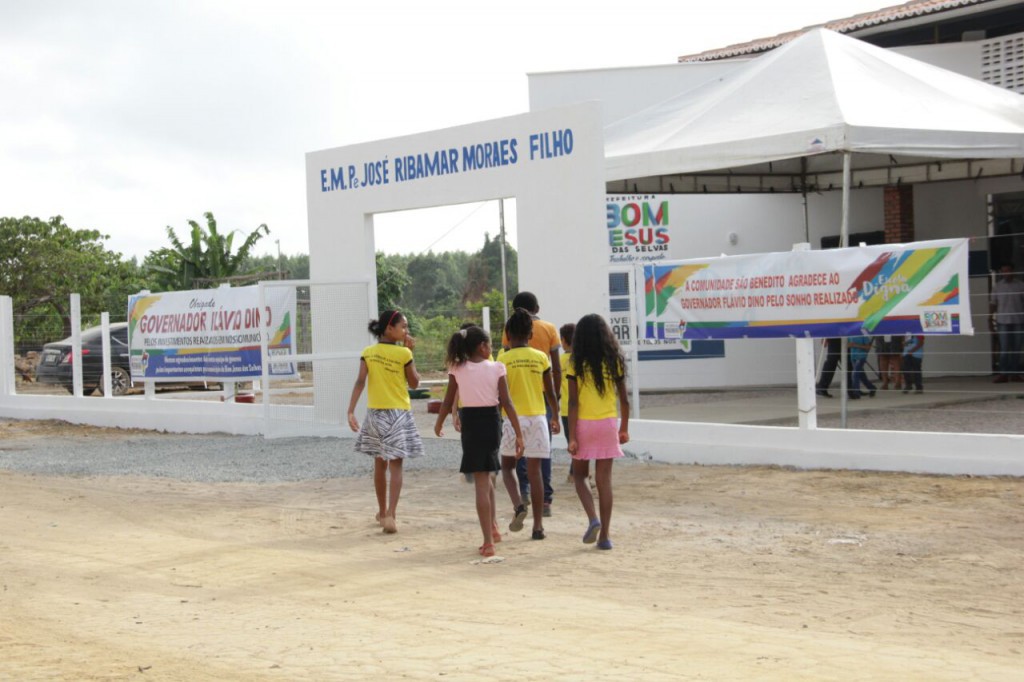 Grupo de estudantes maranhenses beneficiado com o Escola Digna, desta vez em Bom Jesus das Selvas