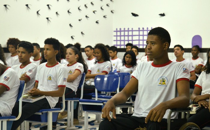 Alunos do Centro de Ensino Dorilene Silva Castro participaram da atividade. (Foto: Divulgação)
