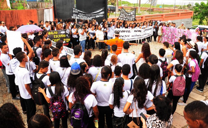 Estudantes levam temática de combate ao trabalho escravo ás ruas de São Luís