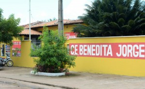 Fachada do Centro de Ensino Benedita Jorge em Godofredo Viana