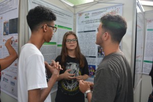 Estudantes do Centro Educa Mais Bacelar Portela apresentam trabalho em evento internacional de tecnologia