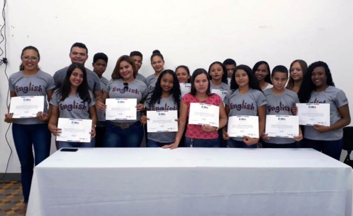 Jovens de Carolina recebem certificação de curso profissionalizante ofertado pelo Iema