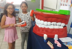 Crianças, jovens e adultos receberam atendimentos