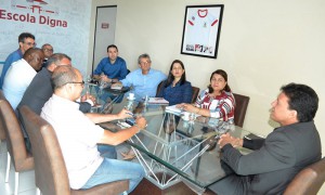 Fundação contribuirá com a formação de professores, por meio do regime de colaboração com o estado