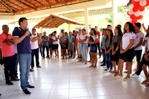 Secretário Felipe Camarão fala a comunidade escolar do CE Gregório Alves Torres, em Itaipava do Grajaú.