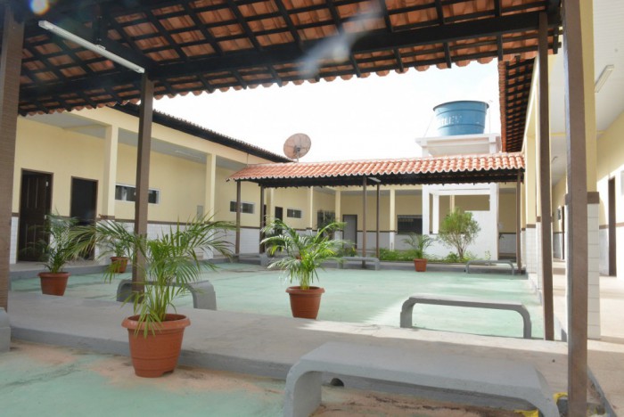 Pátio interno do Centro Educa Mais Dr. Luiz Sergio Cabral Barreto Maioba