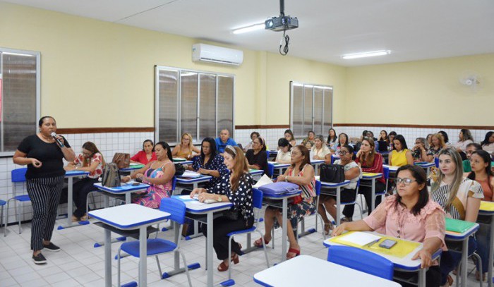 Gestores são preparados para a implementação da educação em tempo integral