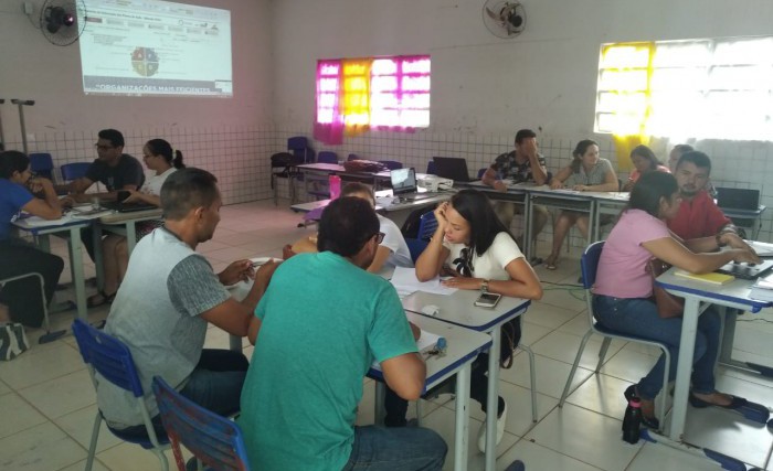 Gestores escolares e professores participam de Jornadas Pedagógicas em escolas de todo o estado