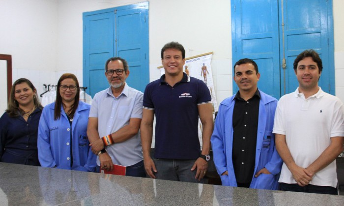 Gestor do Acre conhece resultados do Programa Escola Digna