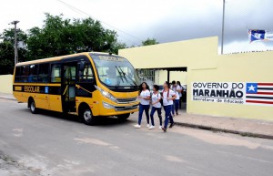 Ônibus escolar doado pelo Governo do Maranhão