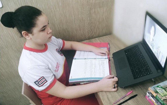 Estudantes mantêm o foco na aprendizagem por meio das aulas virtuais